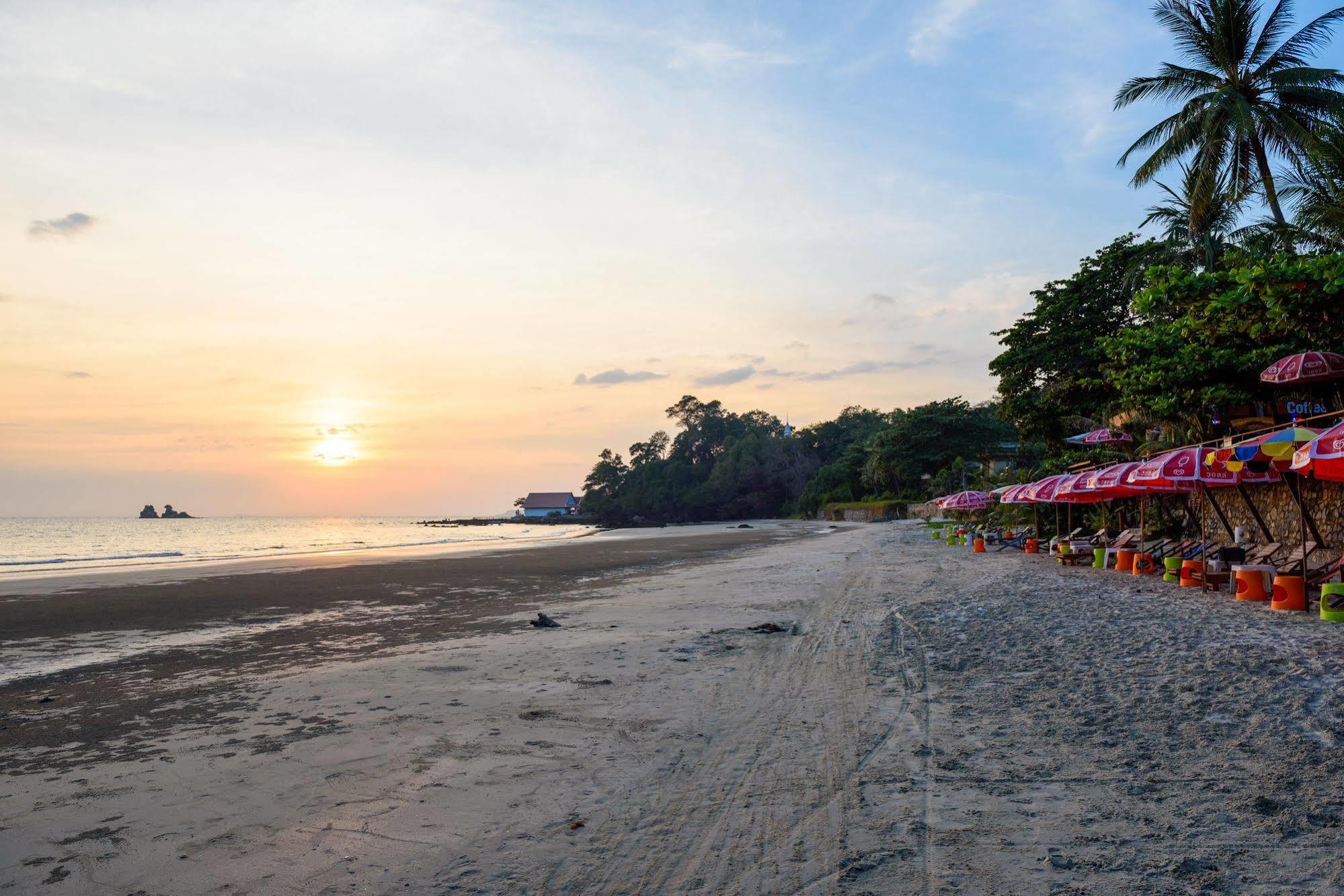 Baansuan Aokhai Beach Resort Mae Phim Zewnętrze zdjęcie